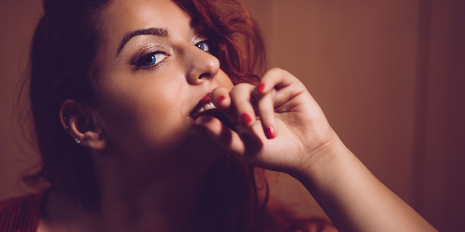 perfil de una mujer infiel